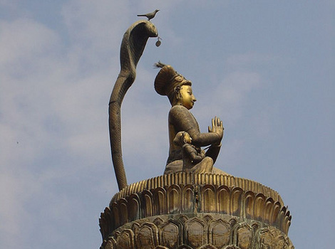 帕坦国王雕像柱 King Yognarendram Malla's Statue