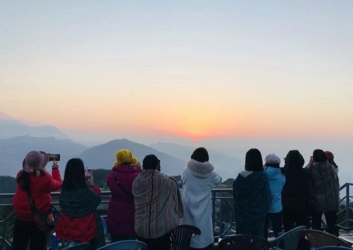 西藏拉萨-定日-樟木-科达里5晚6天旅游